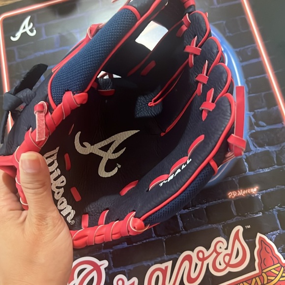 Atlanta Braves T-ball glove - Picture 2 of 6